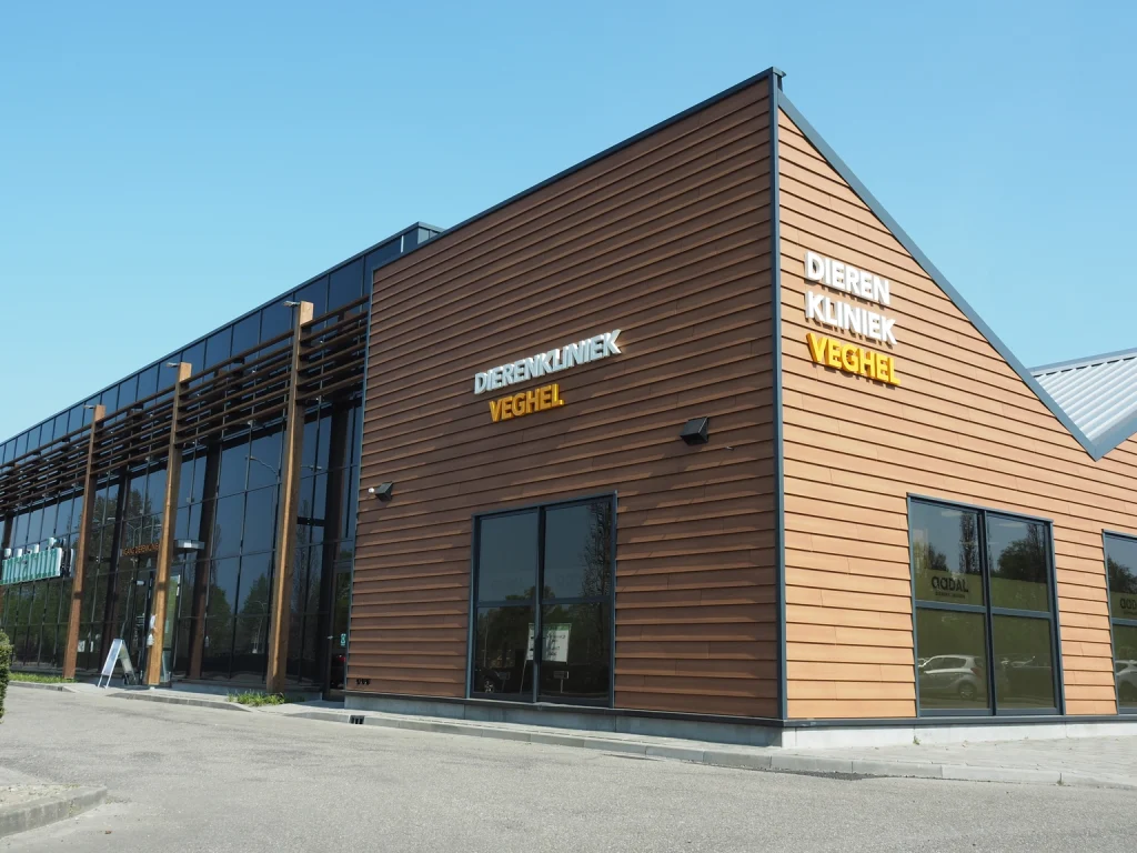 Praktijkgebouw Aadal Dierenklinieken locatie Veghel